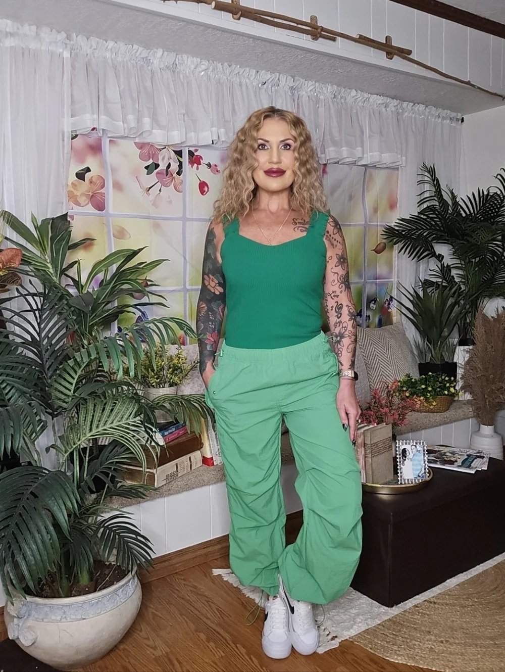 Green Joggers - Picture 1 of 4